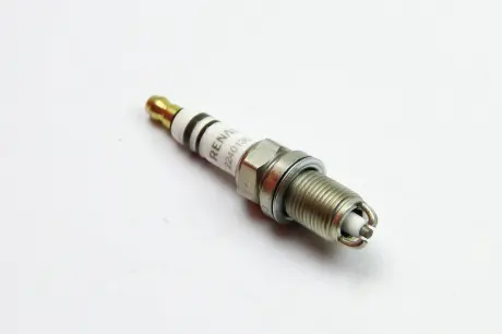 Свеча зажигания (2 конт) 1,4, 1,6 8V Logan, Sandero, Kangoo Renault RENAULT 224013682R