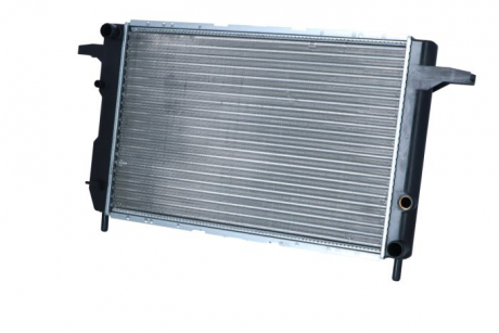 Радиатор охлаждения двигателя FORD Granada 85 NRF 50111