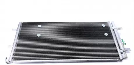 Конденсатор кондиціонера AUDI A4 / A5 / Q5 07- NRF 35916