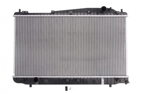 Радиатор охлаждение CHEVROLET EVANDA (02-) 2.0 i 16V NISSENS 61638