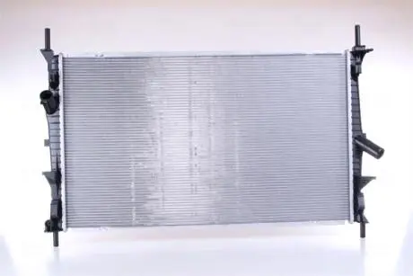 Радиатор охлаждения NISSENS 66861