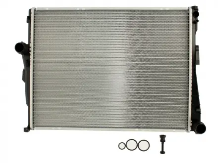 Радиатор охлаждения NISSENS 60784A