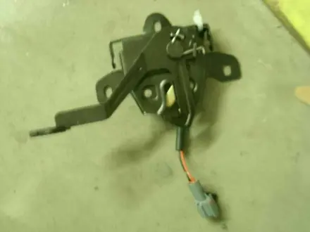 Замок капота EC7 EC7RV GEELY 1068002002
