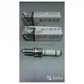 Свеча зажигания VAG 04E905601B