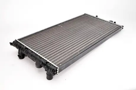 Радиатор THERMOTEC D7W049TT