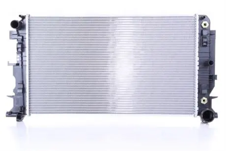 Радиатор охлаждения MERCEDES NISSENS 67157A