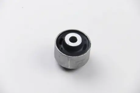 Сайлентблок переднього важеля (зверху) Passat 97-05 / Audi A4 / A6 95-05 Metalcaucho 04137