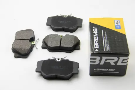 Тормозные колодки перед. W201 / 124 (Lucas) BREMSI BP2286