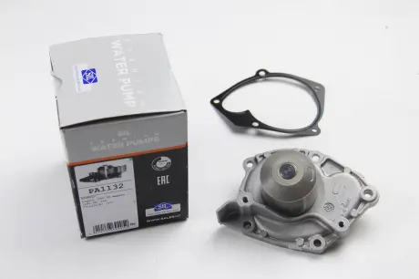 Водяной насос Trafic / Vivaro / Clio / Laguna / Megane 1.8 / 1.9dCi / 2.0 01- SALERI SIL PA1132