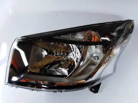 Фара левая Trafic III 2014 RENAULT 260600500R