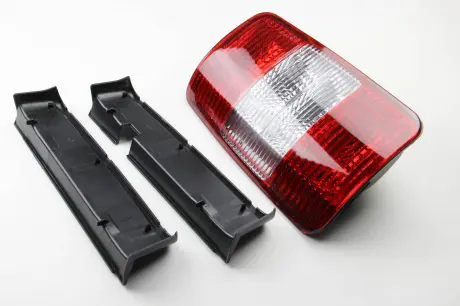 Фонарь задний Caddy 04-10 Л. BSG BSG 90-805-008
