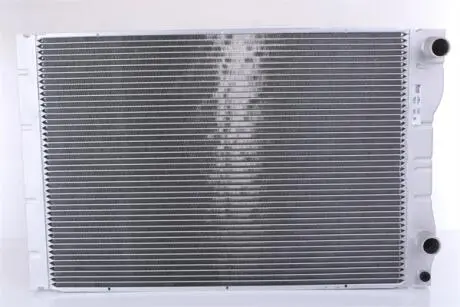 Радиатор охлаждения NISSENS 63881