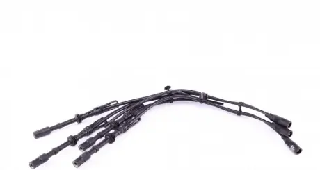 Комплект проводов AUDI / SKODA / VW A3 / Octavia / Bora / Golf "1,8" 96-06 BREMI 222G200