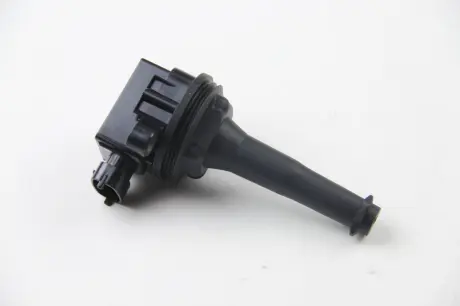 Катушка зажигания C70 I / S60 I / S70 / S80 I / V70 I / V70 II / XC70 I 2.0-3.0 95-10 HELLA 5DA358000-071