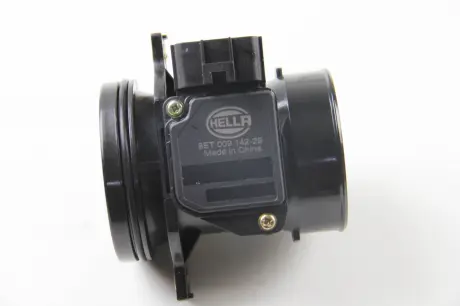 Расходомер воздуха (6 конт.) FORD FOCUS, MONDEO II 1.6 / 1.8 / 2.0 96-04 HELLA 8ET009142-291