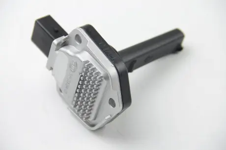 Датчик уровня масла BMW 1 (E81 / E87) / 3 (E90) / X1 (E84) 1.6 / 1.8 / 2.0i 01- HELLA 6PR008324-101