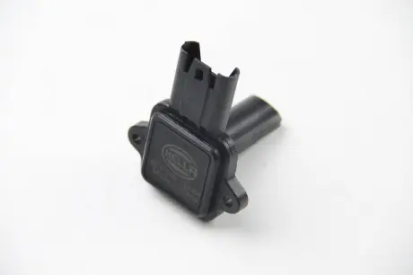 Расходомер воздуха (5 конт.) BMW 3 (E90-91) / 5 (E60-61) 01-12 HELLA 8ET009142-641