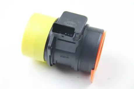 Расходомер воздуха Berlingo / Expert 1.9D (DW8) /2.0HDi HELLA 8ET009142-101