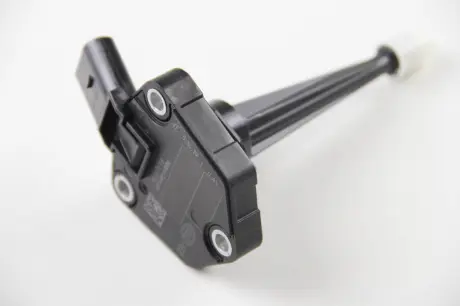 Датчик уровня масла A5 / A6 / A8 / Q5 / T5 / T4 2.0-6.3 07- HELLA 6PR013680-101