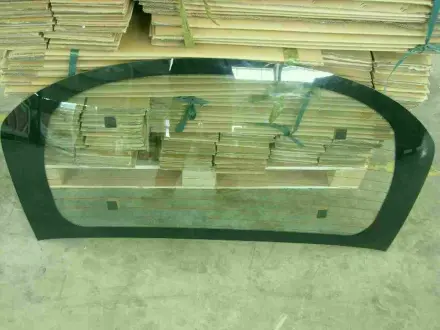 Скло дверей задніх EC7RV GEELY 1068003152