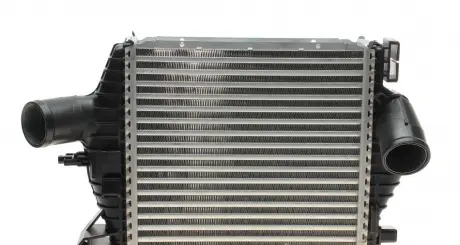 Радиатор наддува Valeo 818590