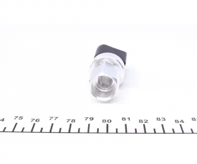 Датчик давления AUDI / SKODA / VW A3 / Q3 / Q7 / Fabia / Octavia / Golf / Passat / Transporter MAHLE KNECHT ASE18000P