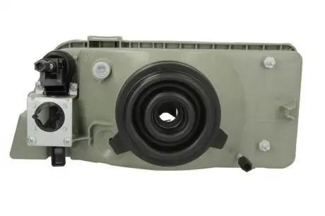 Фара автомобильная TYC 205617052