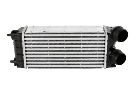 Интеркулер Valeo 818226