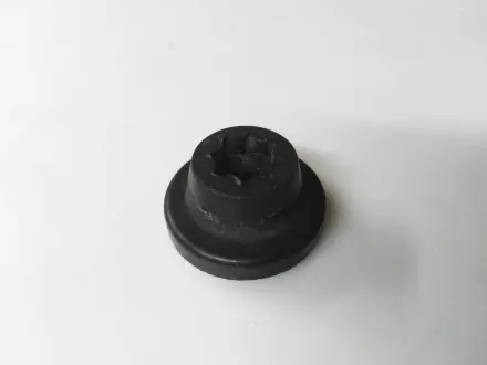 Втулка упругая корпуса фильтра воздушного Fiat Doblo 1.3JTD Fiat/Alfa/Lancia 7786064