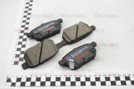 Колодки тормозные дисковые задние Toyota Auris, Yaris 1.3, 1.4, 1.6 (06-) NISSHINBO NP1071 (фото 1)