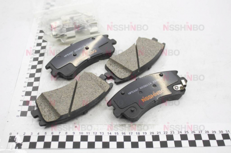 Колодки тормозные дисковые передние Mazda 6 2.0 2.3 (02-07) NISSHINBO NP5007 (фото 1)