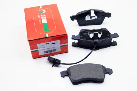 Тормозные колодки перед. T4 2.5TDI 96-03 (R15) (с датчиком) GOODREM RM1131