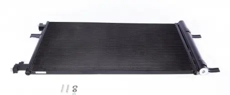 Радіатор кондиціонера MAHLE KNECHT AC 637 000S