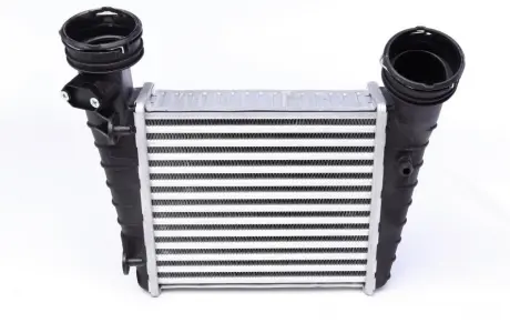 Радиатор интеркулера MAHLE KNECHT CI 346 000S