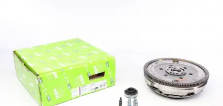 Сцепление комплект. + DMF CITROEN / FIAT / PEUGEOT C4 / C5 / Jumpy / Scudo / 307/308 / Expert "2,0HDi" 03 >> Valeo 837119