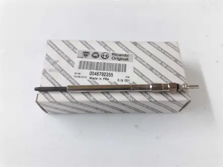 Свеча накала 1.9JTD ar, 2.4JTD ar Alfa Romeo 159 05-11, Brera 05-10, Fiat Bravo 07- Fiat/Alfa/Lancia 46792355