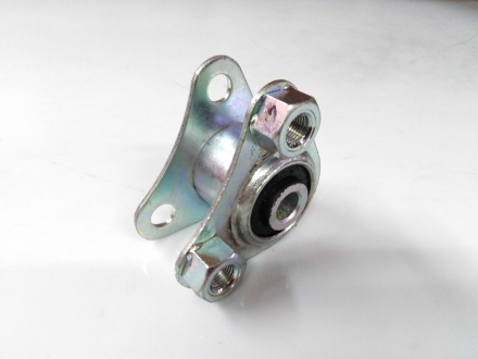Подушка левая нижняя 1.9D ft, 2.0 8V ft, 2.8D ft Fiat Ducato 94-02 MAGNETI MARELLI 8509670CFG