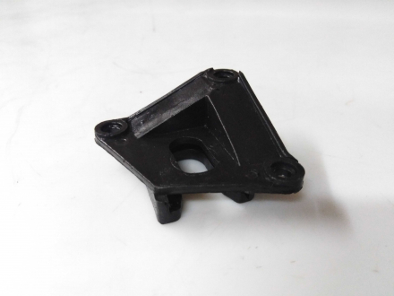 Кронштейн бампера переднього правий Fiat Croma 86-96 Fiat/Alfa/Lancia 82412374
