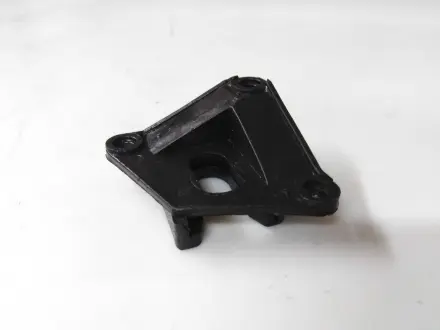 Кронштейн бампера переднего правый Fiat Croma 86-96 Fiat/Alfa/Lancia 82412374