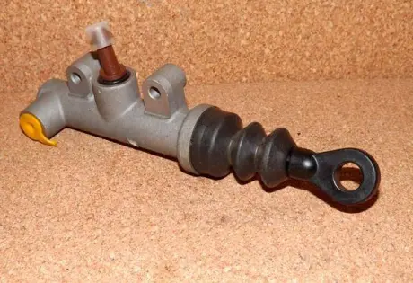Цилиндр сцепления главный MG3 Aftermarket 30005107