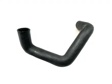 Патрубок радиатора нижний Geely FC Aftermarket 1064000063