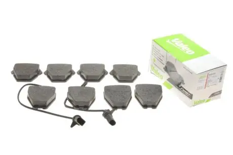 Тормозные колодки дисковые VAG A4 / A6 / A8 / Passat / Phaeton "2,5-4,2" F "96-05 Valeo 302333