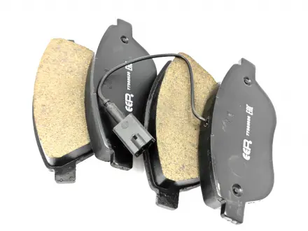 Колодки тормозные передние Geely EC7 / EC7RV EEP 1064001724