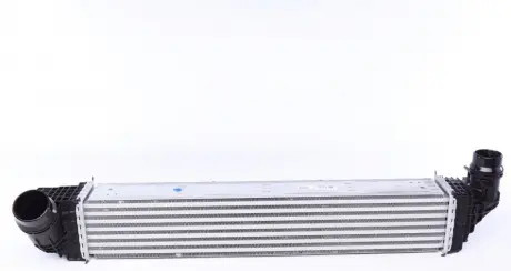 Радиатор интеркулера MAHLE KNECHT CI 478 000P (фото 1)