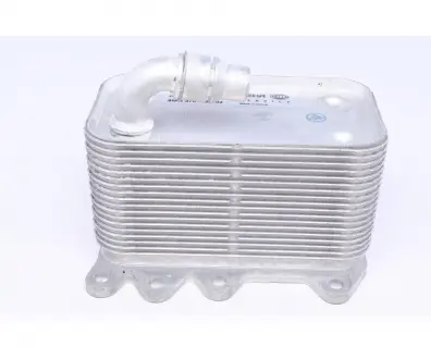 Радиатор масляный MAHLE KNECHT CLC 18 000S