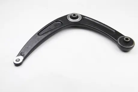 Рычаг передний нижний левый Citroen Berlingo (96-11),C4 (04-14,13-)/Peugeot Part AYD 9701839