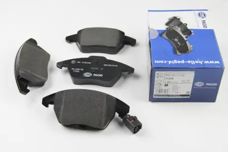 Тормозные колодки дисковые комплект; передняя. / Rapid 2012-2019 & VW Polo 2009> HELLA 8DB355010581