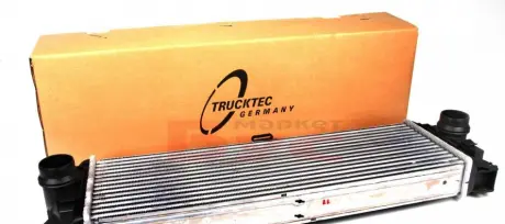 Радиатор интеркулера Trucktec automotive 02.40.258