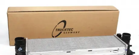 Радиатор интеркулера Trucktec automotive 02.40.235