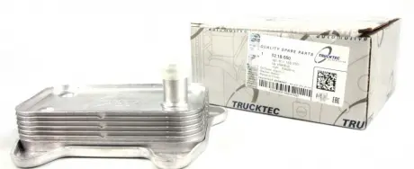 Радіатор масляний Trucktec automotive 02.18.050